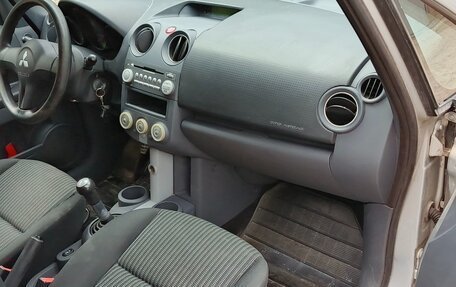 Mitsubishi Colt VI рестайлинг, 2008 год, 550 000 рублей, 27 фотография
