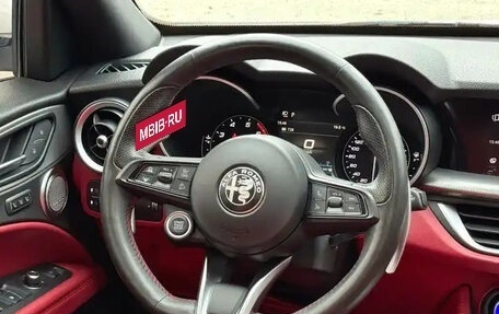 Alfa Romeo Stelvio, 2022 год, 2 915 000 рублей, 13 фотография