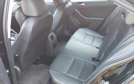 Volkswagen Jetta VI, 2013 год, 850 000 рублей, 6 фотография