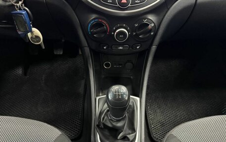 Hyundai Solaris II рестайлинг, 2012 год, 690 000 рублей, 14 фотография