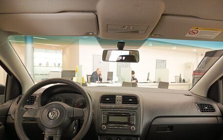 Volkswagen Polo VI (EU Market), 2011 год, 704 000 рублей, 18 фотография