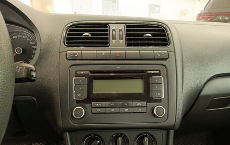 Volkswagen Polo VI (EU Market), 2011 год, 704 000 рублей, 19 фотография