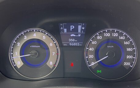 Hyundai Solaris II рестайлинг, 2012 год, 750 000 рублей, 12 фотография