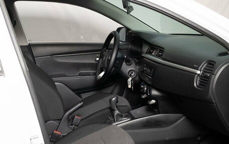 KIA Rio IV, 2018 год, 990 000 рублей, 7 фотография