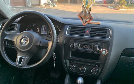 Volkswagen Jetta VI, 2012 год, 830 000 рублей, 6 фотография