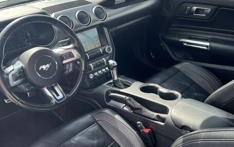 Ford Mustang VI рестайлинг, 2018 год, 3 000 000 рублей, 16 фотография