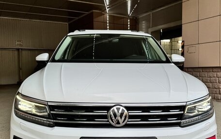 Volkswagen Tiguan II, 2018 год, 3 100 000 рублей, 1 фотография