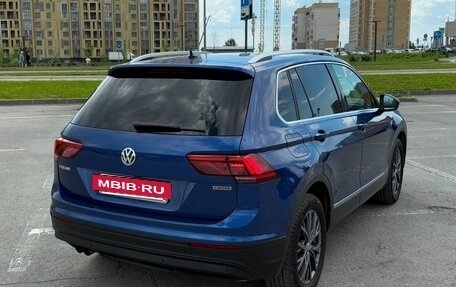 Volkswagen Tiguan II, 2018 год, 2 300 000 рублей, 3 фотография