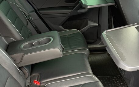 Volkswagen Tiguan II, 2018 год, 2 300 000 рублей, 25 фотография