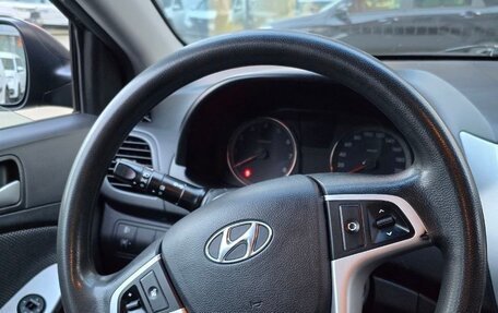 Hyundai Solaris II рестайлинг, 2012 год, 750 000 рублей, 25 фотография