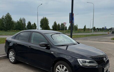 Volkswagen Jetta VI, 2013 год, 900 000 рублей, 3 фотография
