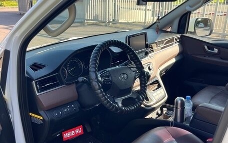 Hyundai Grand Starex Grand Starex I рестайлинг 2, 2018 год, 3 500 000 рублей, 12 фотография