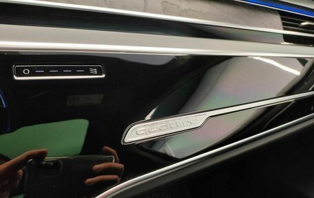 Audi A8, 2019 год, 5 490 000 рублей, 26 фотография