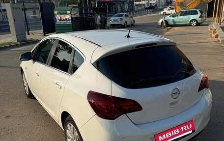Opel Astra J, 2011 год, 790 000 рублей, 3 фотография