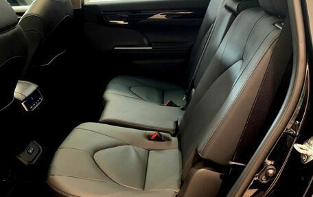 Toyota Highlander, 2024 год, 6 710 000 рублей, 20 фотография