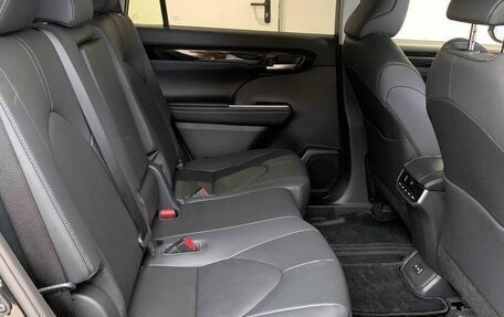Toyota Highlander, 2024 год, 6 710 000 рублей, 21 фотография