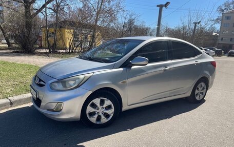 Hyundai Solaris II рестайлинг, 2012 год, 650 000 рублей, 1 фотография