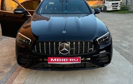 Mercedes-Benz E-Класс, 2021 год, 4 600 000 рублей, 1 фотография