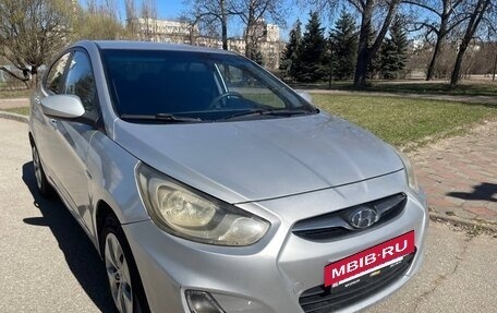 Hyundai Solaris II рестайлинг, 2012 год, 650 000 рублей, 4 фотография