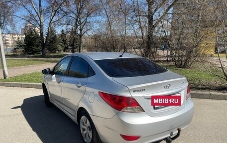 Hyundai Solaris II рестайлинг, 2012 год, 650 000 рублей, 5 фотография