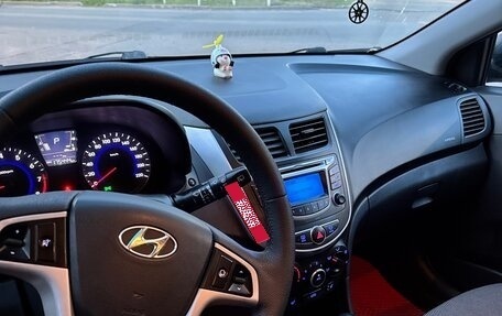 Hyundai Solaris II рестайлинг, 2013 год, 730 000 рублей, 6 фотография