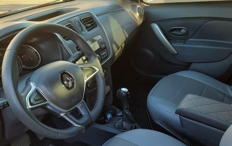 Renault Logan II, 2019 год, 1 550 000 рублей, 4 фотография