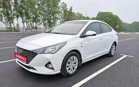 Hyundai Solaris II рестайлинг, 2021 год, 1 450 000 рублей, 1 фотография