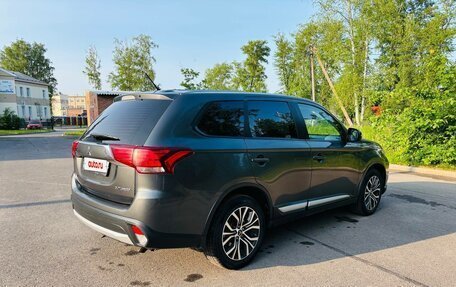 Mitsubishi Outlander III рестайлинг 3, 2015 год, 1 740 000 рублей, 5 фотография