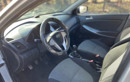 Hyundai Solaris II рестайлинг, 2013 год, 499 999 рублей, 9 фотография