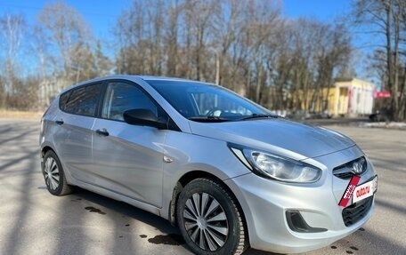 Hyundai Solaris II рестайлинг, 2013 год, 499 999 рублей, 2 фотография