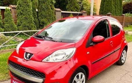 Peugeot 107 I рестайлинг, 2010 год, 520 000 рублей, 2 фотография