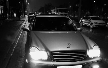 Mercedes-Benz C-Класс, 2004 год, 850 000 рублей, 2 фотография