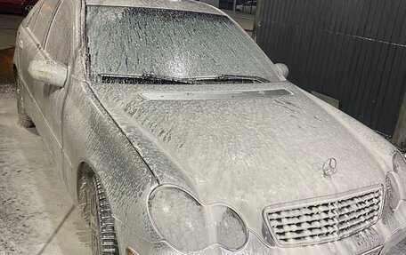 Mercedes-Benz C-Класс, 2004 год, 850 000 рублей, 3 фотография