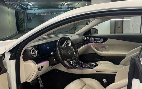 Mercedes-Benz E-Класс, 2017 год, 4 300 000 рублей, 23 фотография