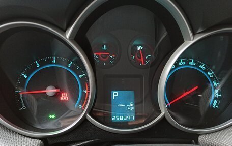 Chevrolet Cruze II, 2009 год, 700 000 рублей, 8 фотография