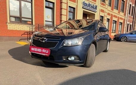 Chevrolet Cruze II, 2009 год, 700 000 рублей, 3 фотография
