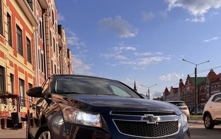 Chevrolet Cruze II, 2009 год, 700 000 рублей, 2 фотография