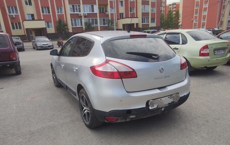 Renault Megane III, 2010 год, 665 000 рублей, 2 фотография
