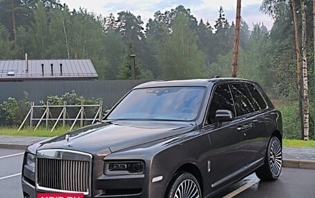 Rolls-Royce Cullinan, 2020 год, 45 000 000 рублей, 2 фотография