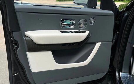 Rolls-Royce Cullinan, 2020 год, 45 000 000 рублей, 11 фотография