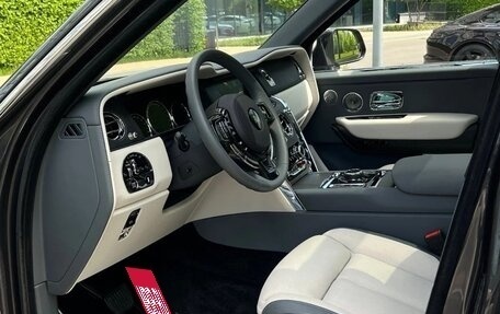 Rolls-Royce Cullinan, 2020 год, 45 000 000 рублей, 9 фотография