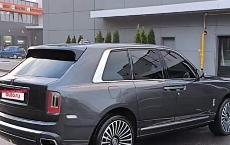 Rolls-Royce Cullinan, 2020 год, 45 000 000 рублей, 4 фотография