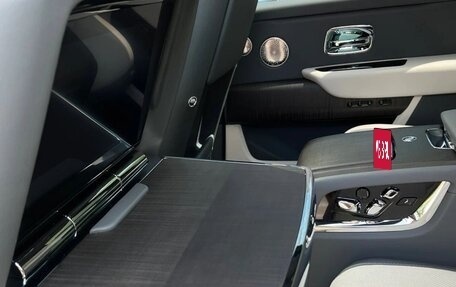 Rolls-Royce Cullinan, 2020 год, 45 000 000 рублей, 18 фотография