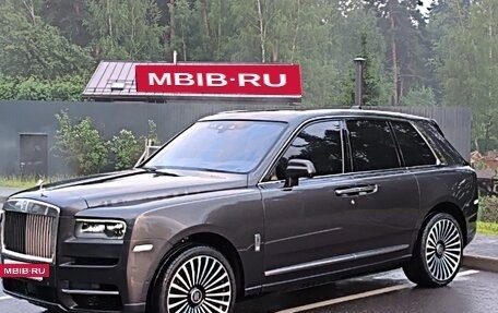 Rolls-Royce Cullinan, 2020 год, 45 000 000 рублей, 7 фотография