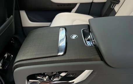 Rolls-Royce Cullinan, 2020 год, 45 000 000 рублей, 19 фотография