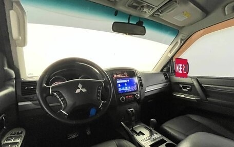 Mitsubishi Pajero IV, 2011 год, 1 930 000 рублей, 14 фотография