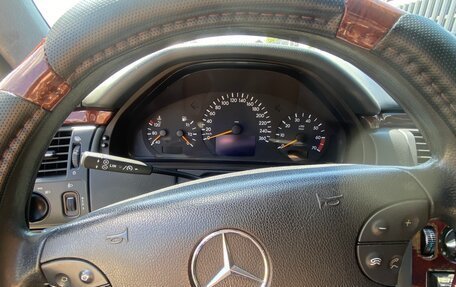Mercedes-Benz E-Класс, 2002 год, 420 000 рублей, 10 фотография