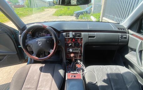 Mercedes-Benz E-Класс, 2002 год, 420 000 рублей, 12 фотография