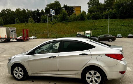Hyundai Solaris II рестайлинг, 2015 год, 900 000 рублей, 2 фотография
