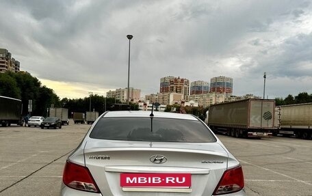Hyundai Solaris II рестайлинг, 2015 год, 900 000 рублей, 3 фотография